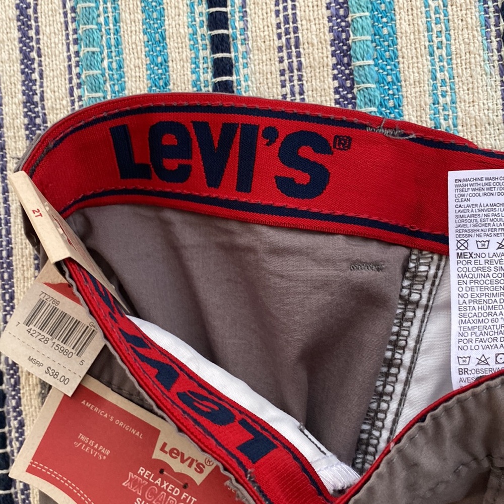 NWT Levi’s relaxed fit xx cargo shorts size 2 Toddler - Picture 9 of 9
